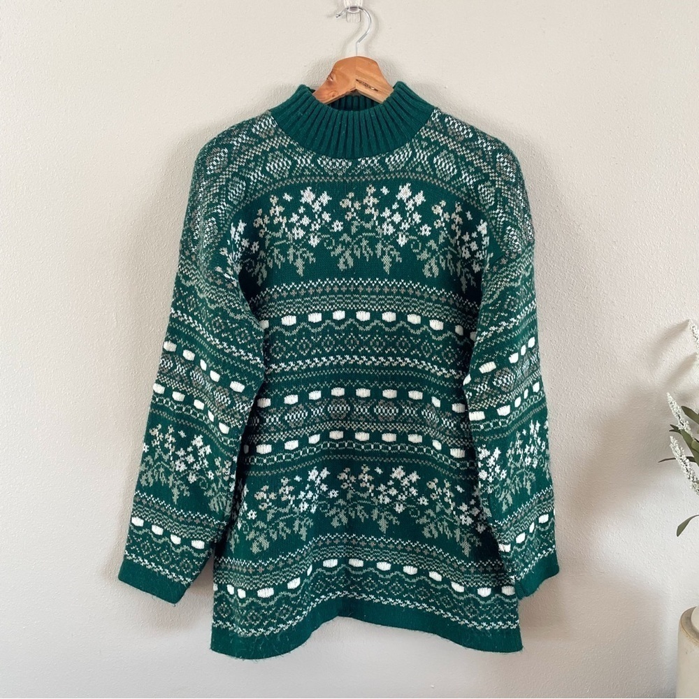 Vintage Emerald Green and‎ White Floral Knit Sweater